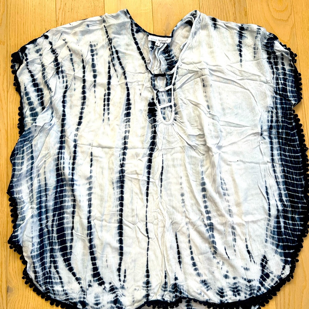 Navy and white Blue Island coverup. Size large